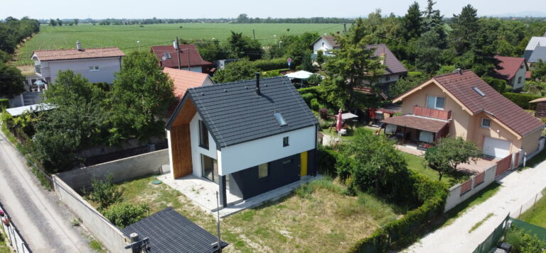 Dokončený dom z dronu (jún 2024)